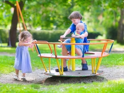 Карусель для детской площадки: как выбрать с умом Карусель для детской площадки: как выбрать с умом